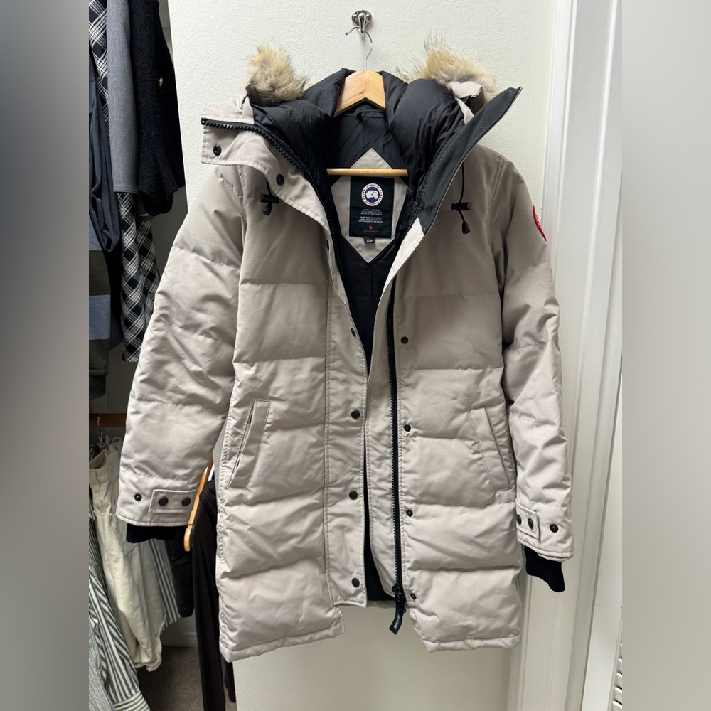 Canada Goose Parka with NATURAL COYOTE FUR